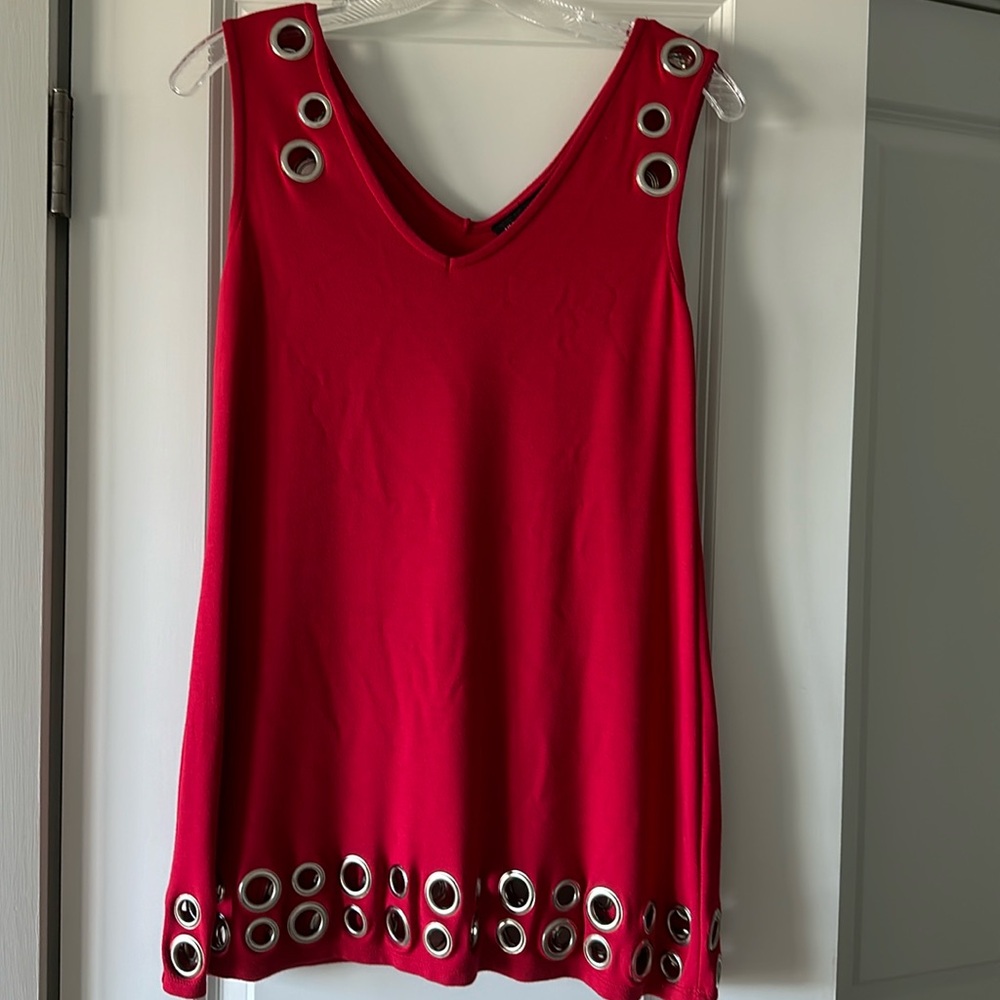 Super cute sleeveless tunic top